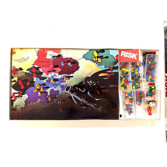 Vintage 1975 Risk Board Game Parker Brothers Complete Pieces Map Cannon Art - Picture 3 of 4